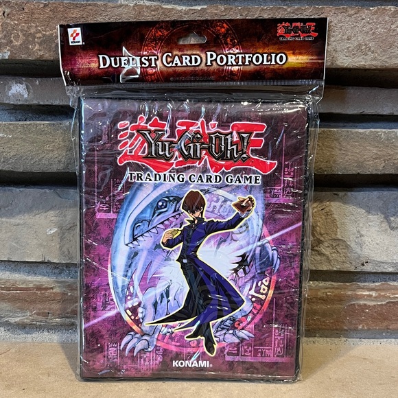 Vintage 1996 Konami Yu-Gi-Oh! Duelist Card Portfolio with Purple Design - Picture 1 of 6
